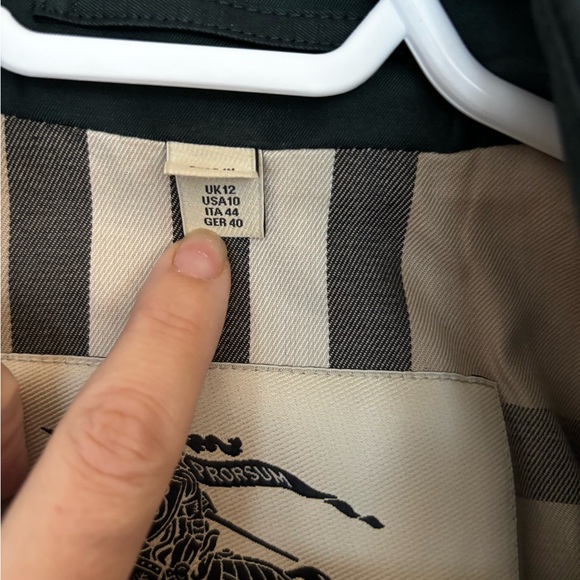 Burberry Dark Green Trench Coat with Check Lining - Picture 7 of 9